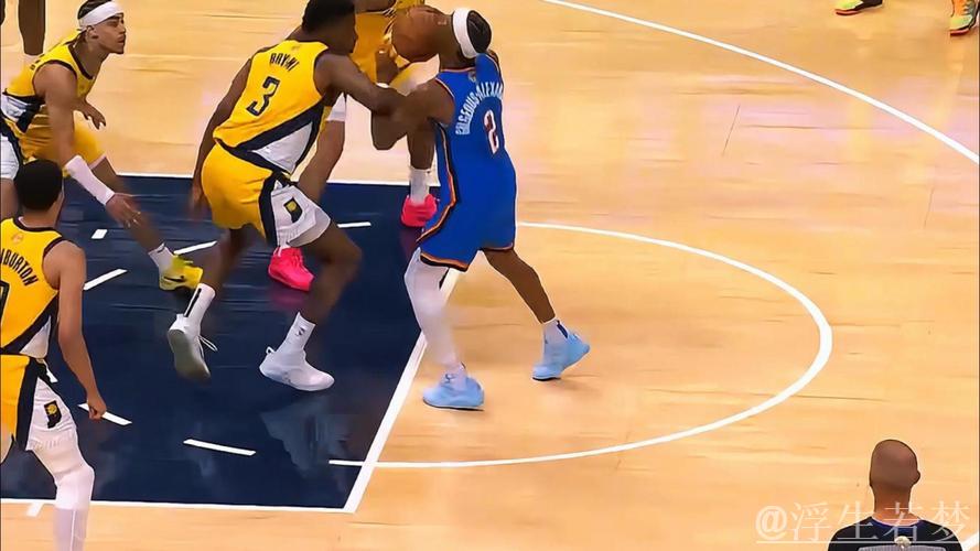 亚历山大急停跳投得手 步行者被迫暂停 亚历山大急停跳投得手 步行者被迫暂停