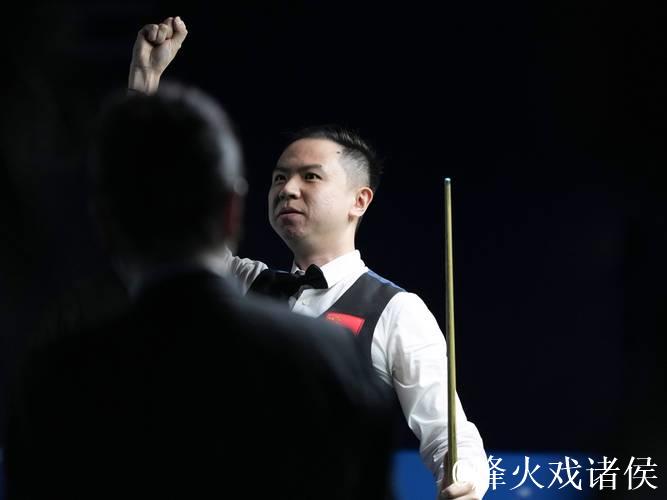 斯诺克大师赛：吴宜泽、肖国栋晋级八强